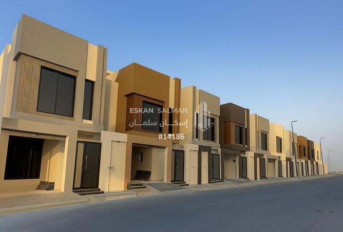 5 bedroom villa in Al Dana 2