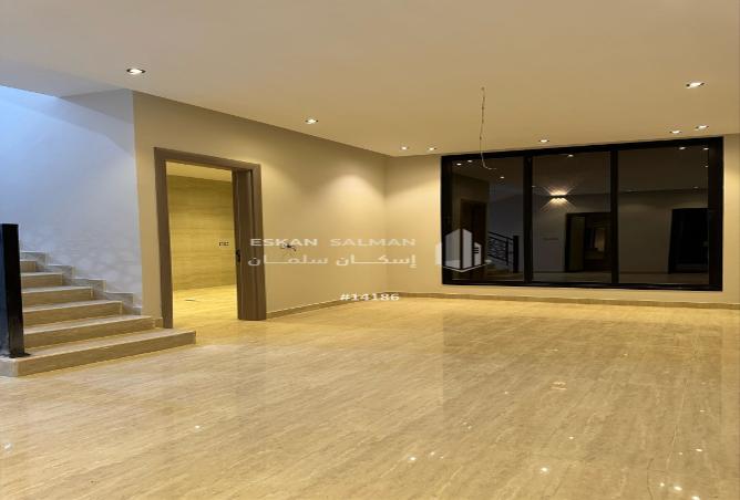 5 bedroom villa in Al Dana 3
