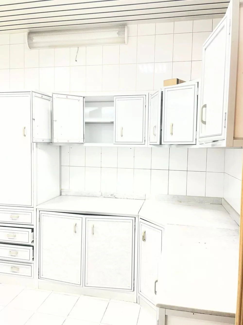 3 bedroom floor in Al Rawdah 6