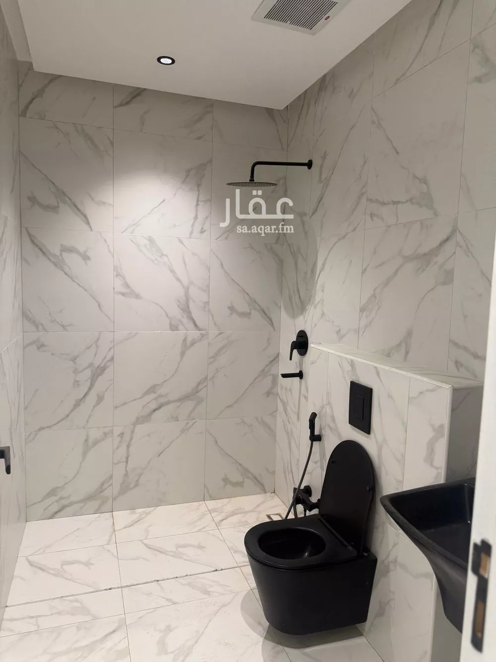 6 bedroom apartment in Al Malqa 21