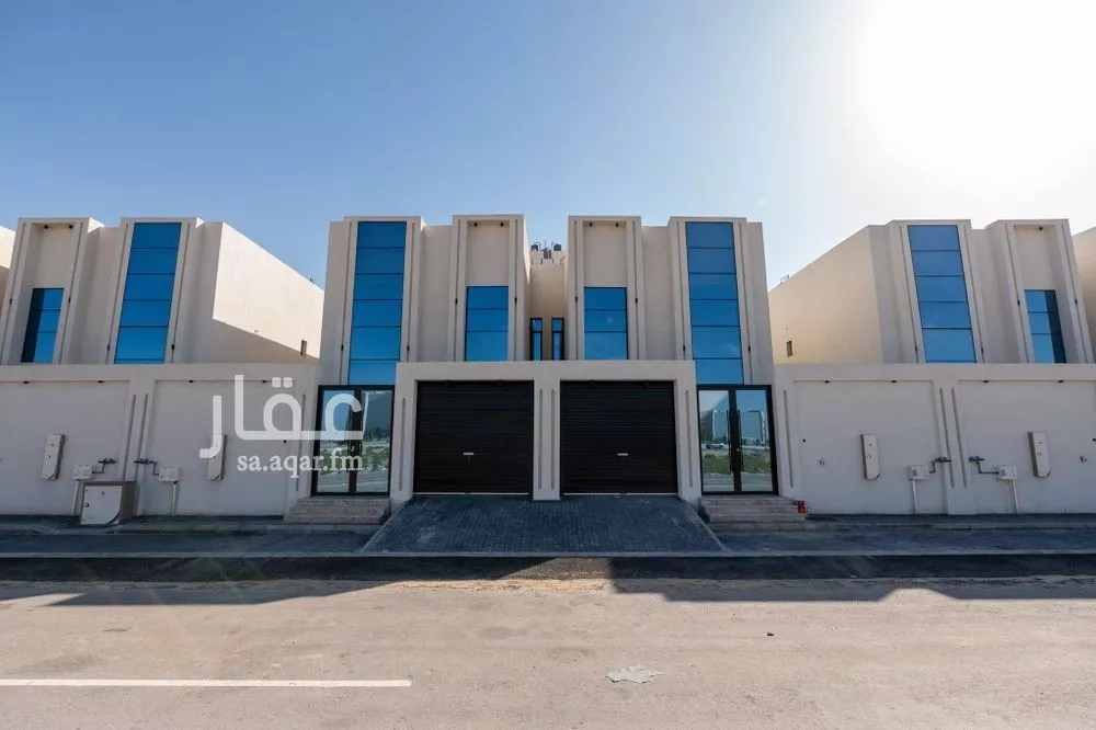 فيلا 6 غرف في الشرق 1