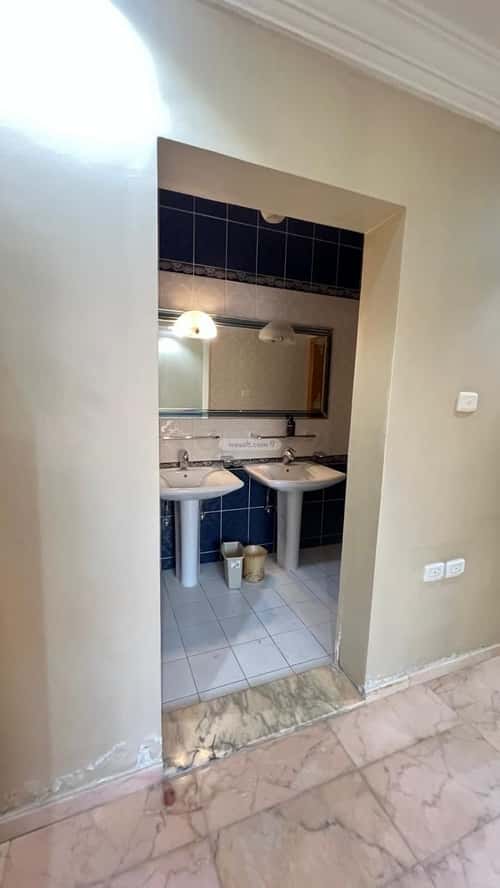 5 bedroom apartment in Al Rabwa 4