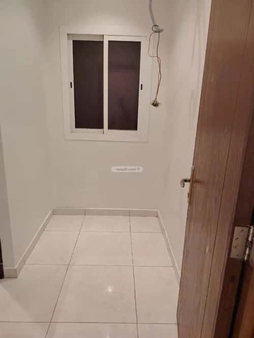 شقة 6 غرف في الورود 3