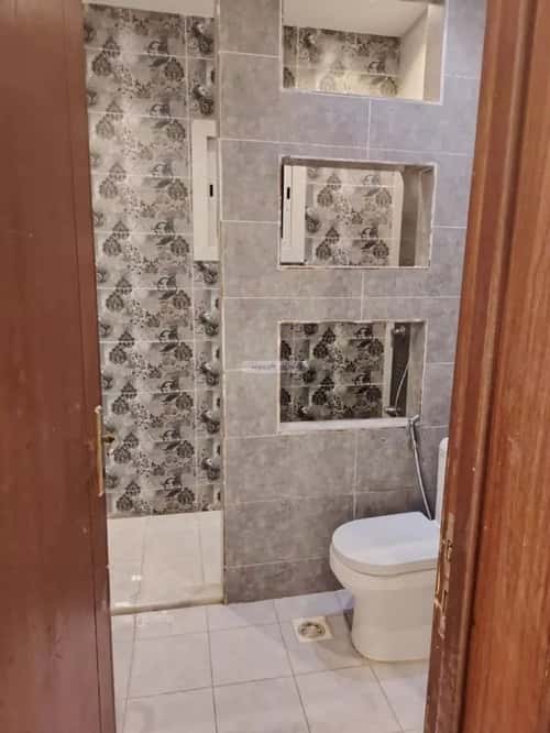 شقة 6 غرف في الورود 5