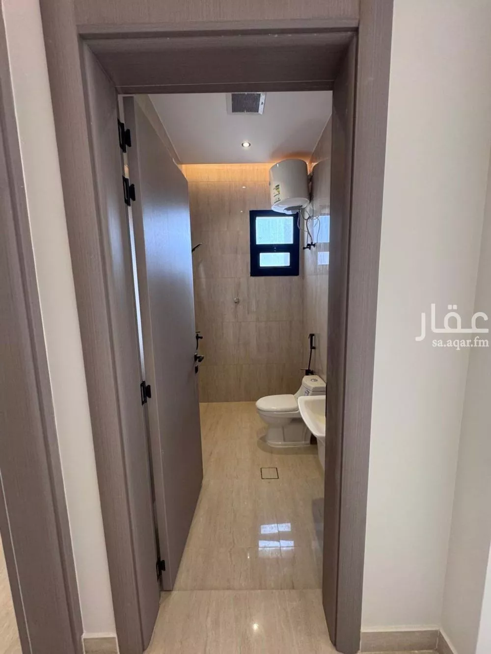 فيلا 8 غرف في الجنادرية 5