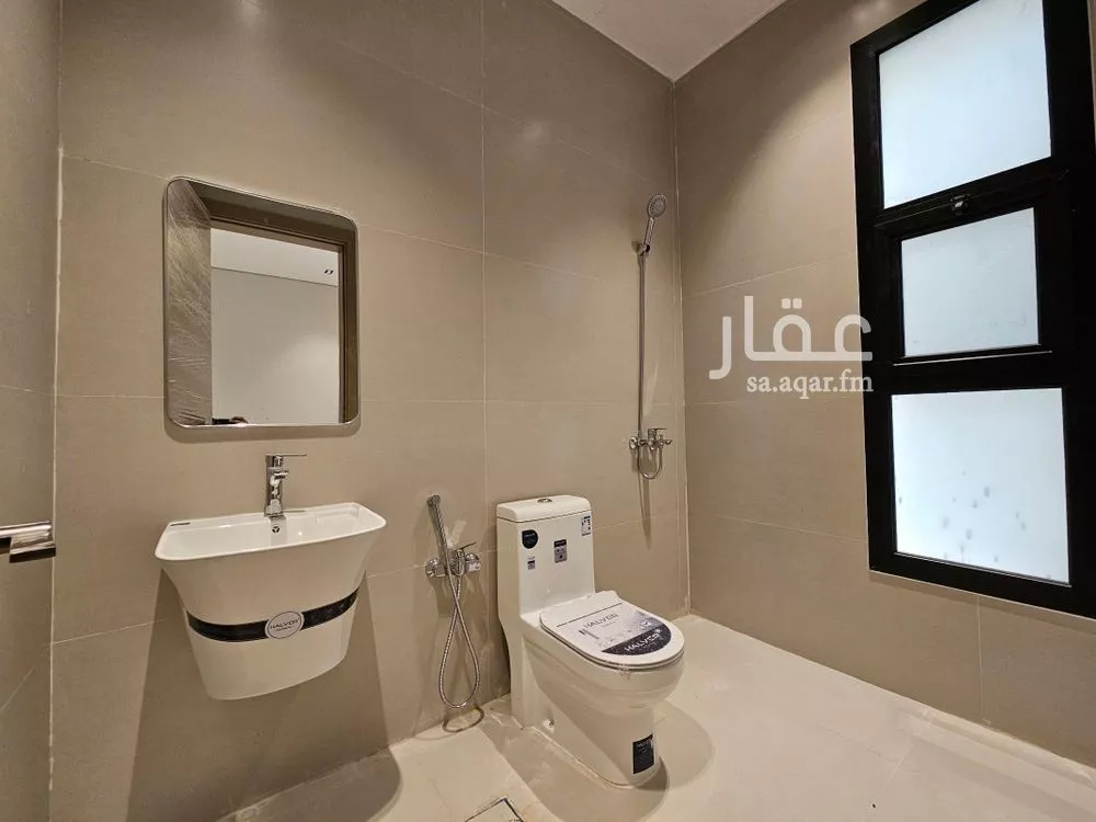 5 bedroom villa in Al Maizilah 11