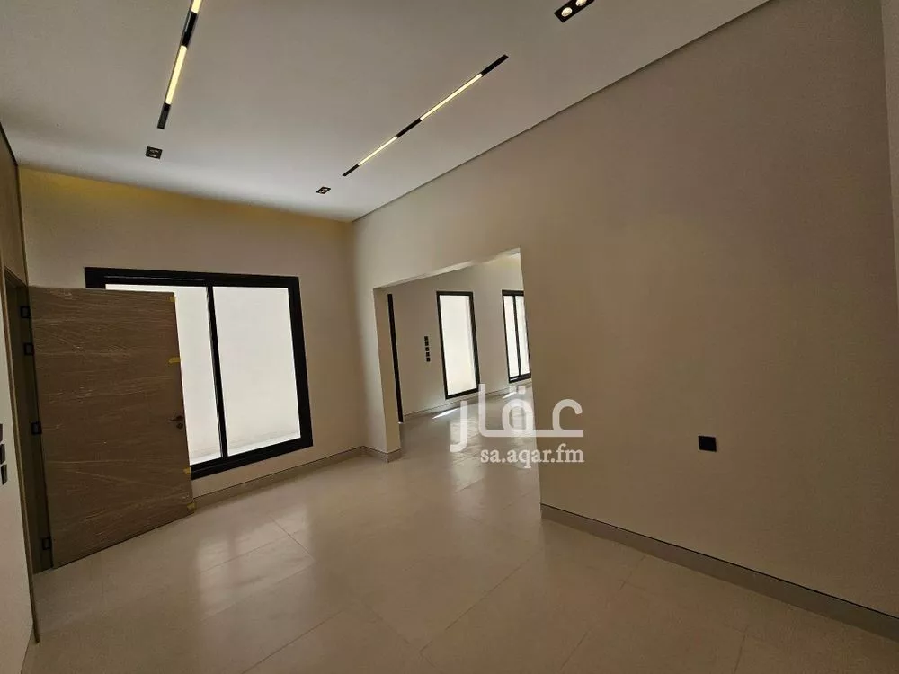 5 bedroom villa in Al Maizilah 12
