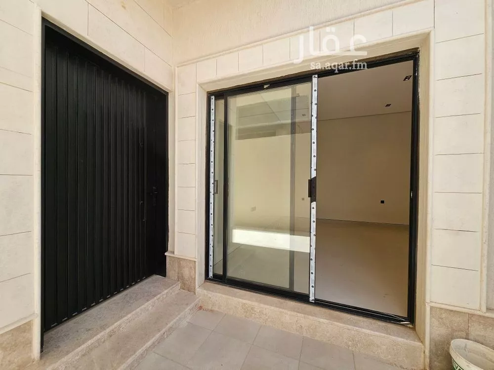 5 bedroom villa in Al Maizilah 13