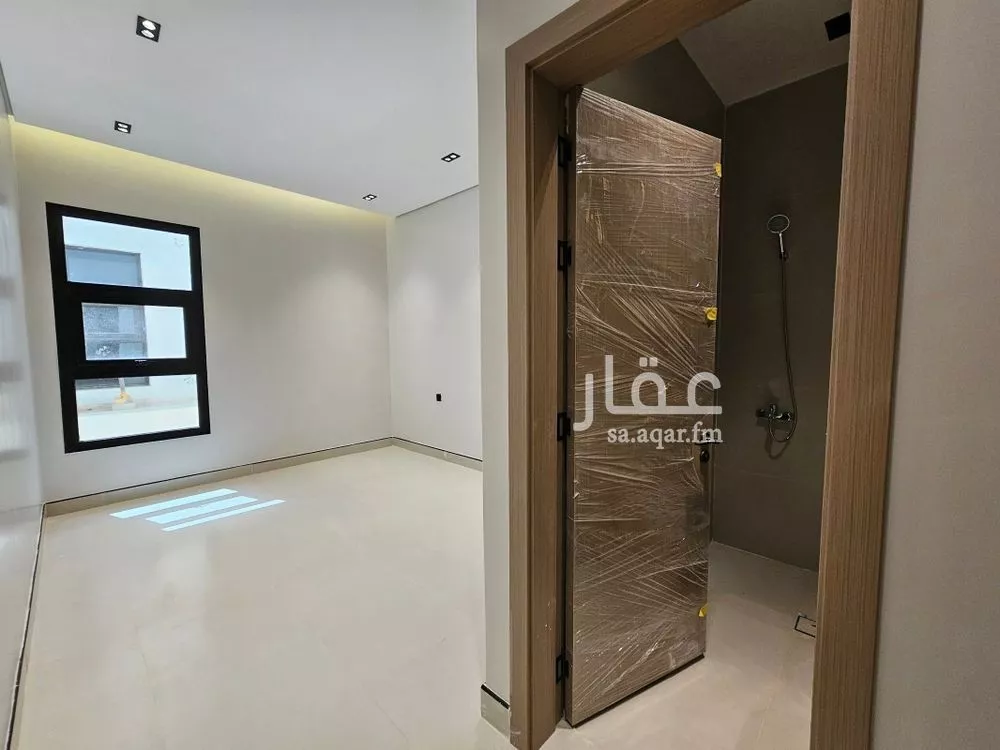 5 bedroom villa in Al Maizilah 15