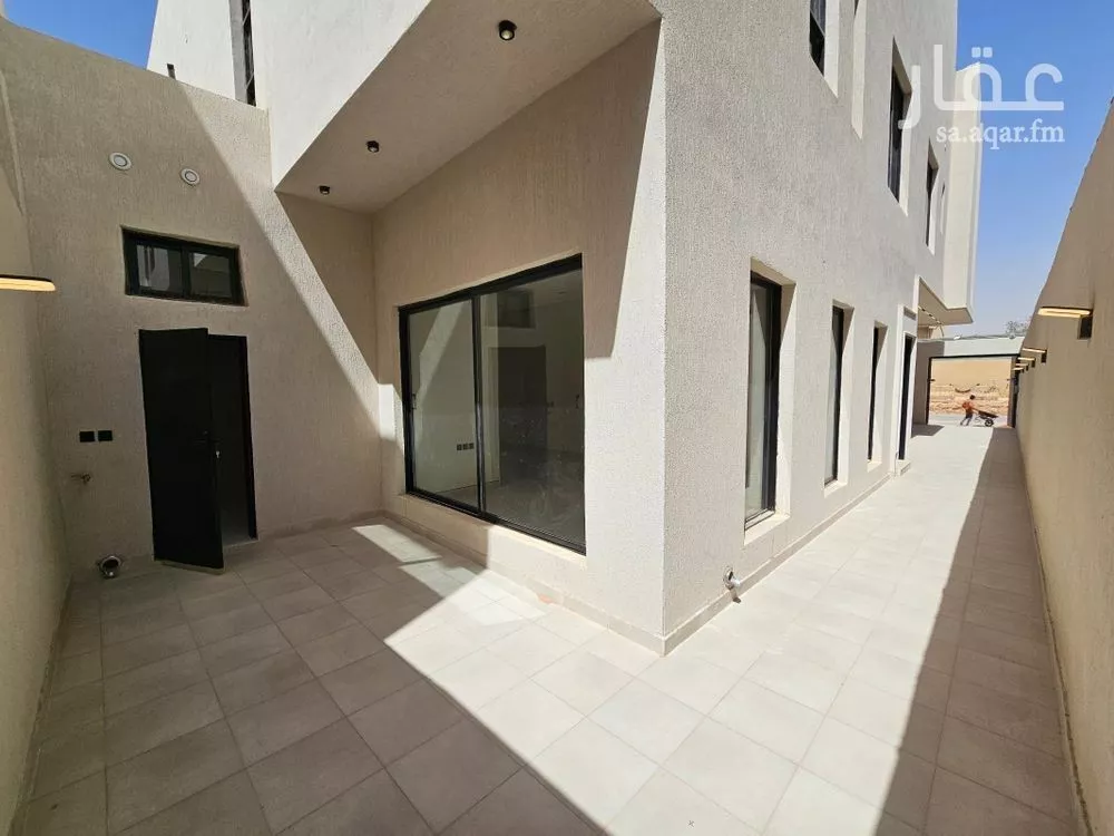 5 bedroom villa in Al Maizilah 19