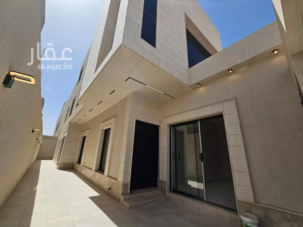 5 bedroom villa in Al Maizilah 22