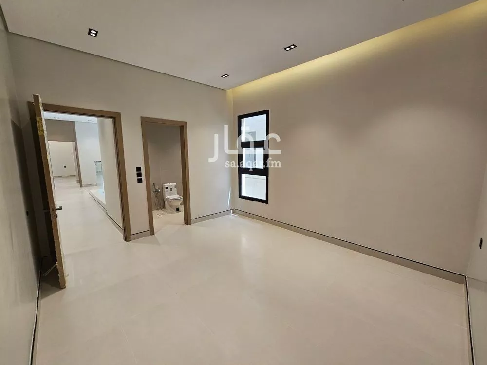 5 bedroom villa in Al Maizilah 10