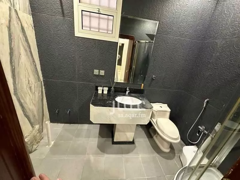 5 bedroom villa in Shubra, Riyadh 14