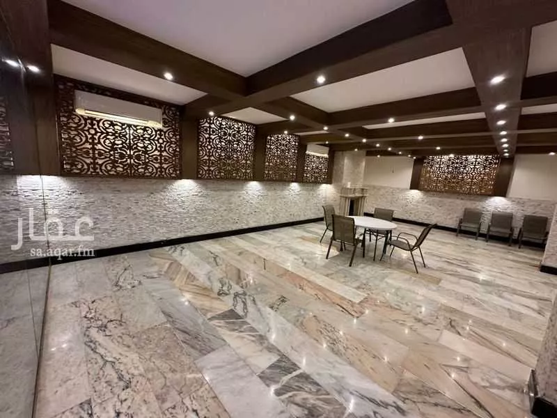 5 bedroom villa in Shubra, Riyadh 16