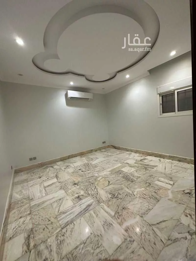 5 bedroom villa in Shubra, Riyadh 9