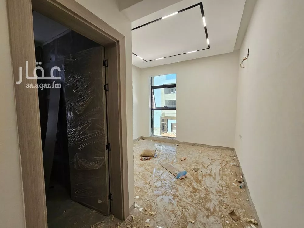 4 bedroom villa in Al Maizilah 14