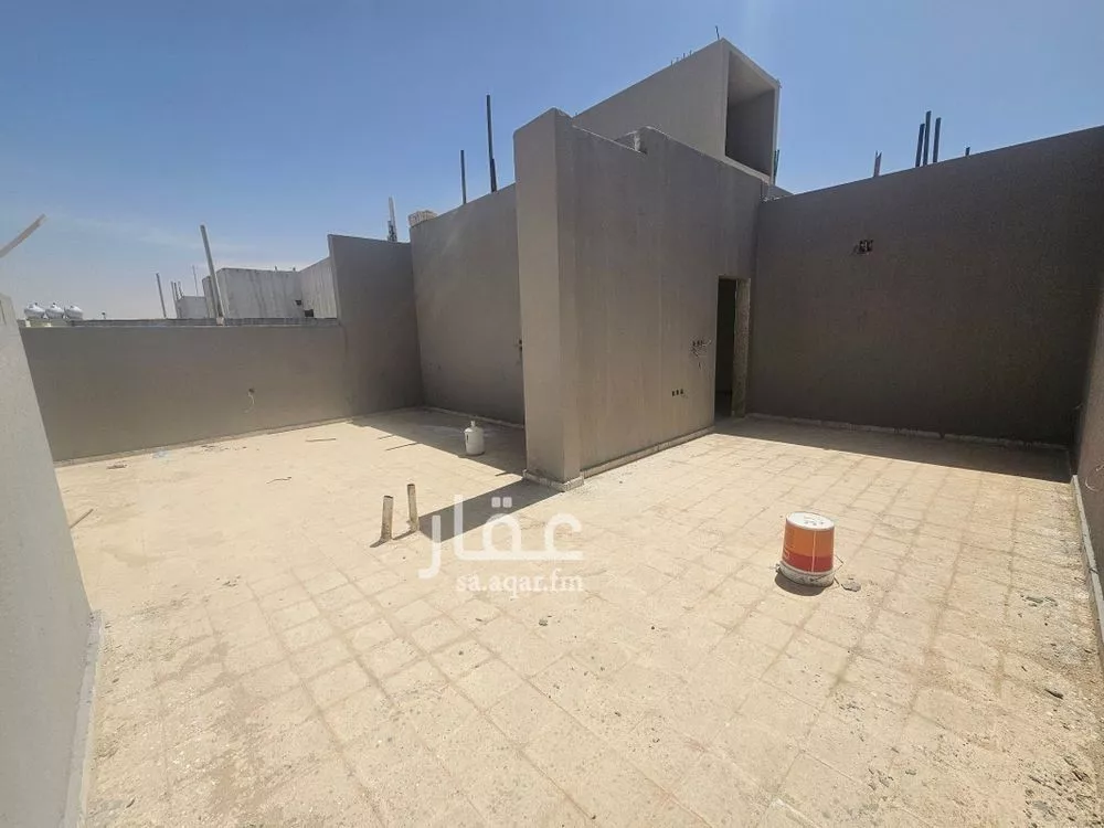 4 bedroom villa in Al Maizilah 10