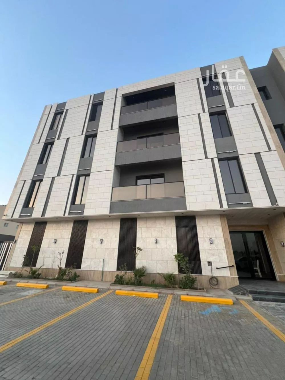 3 bedroom apartment in Al Malqa 2