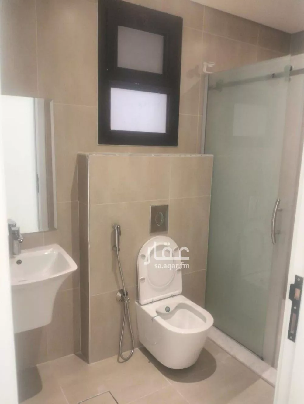 3 bedroom apartment in Al Malqa 7