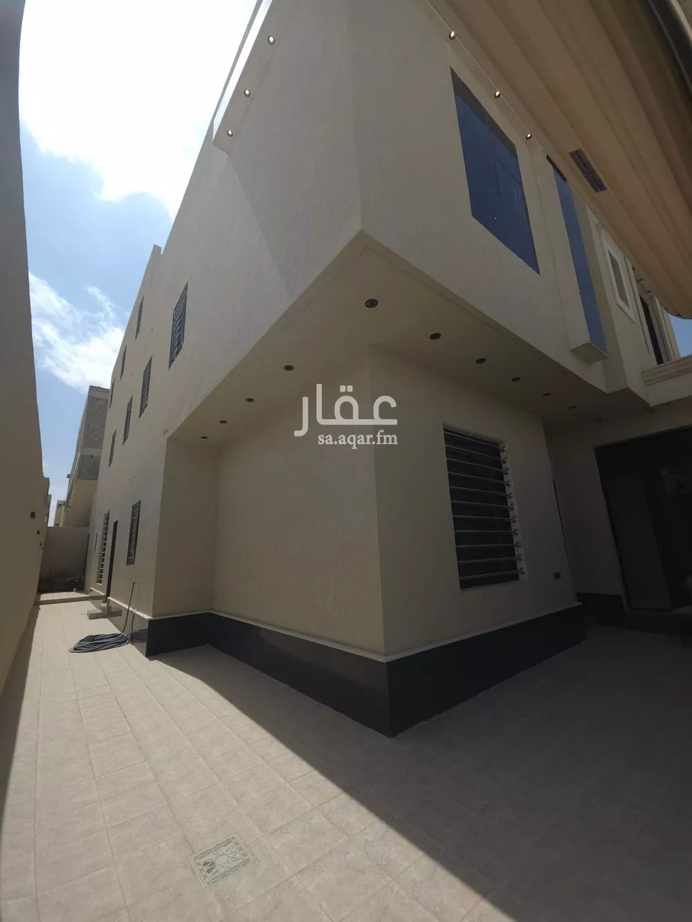 5 bedroom apartment in Al Janadriyah 11