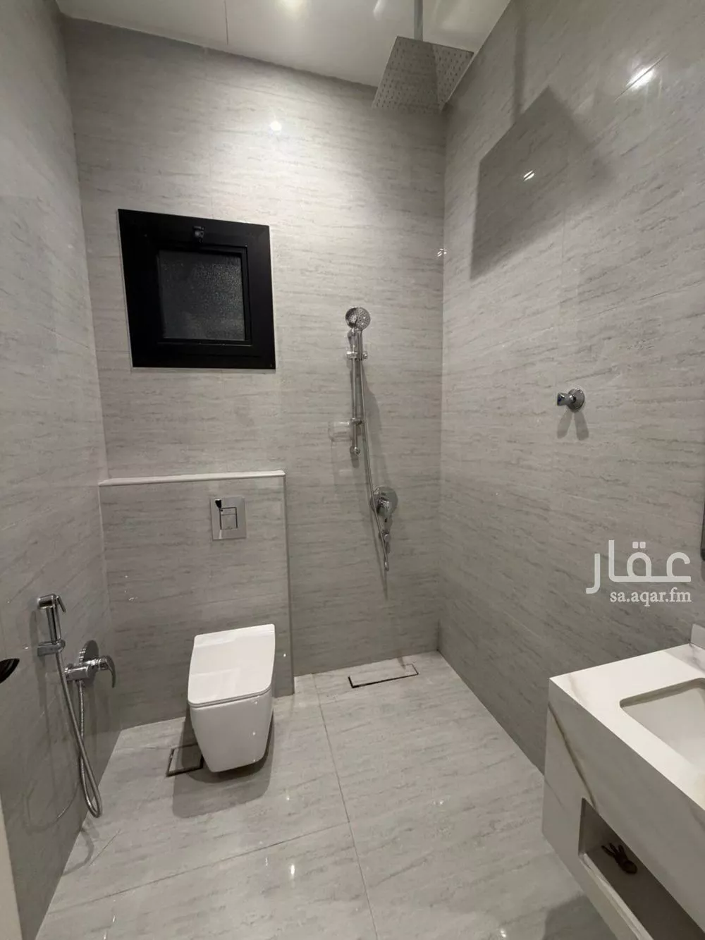 دور 1 غرف في العارض 4