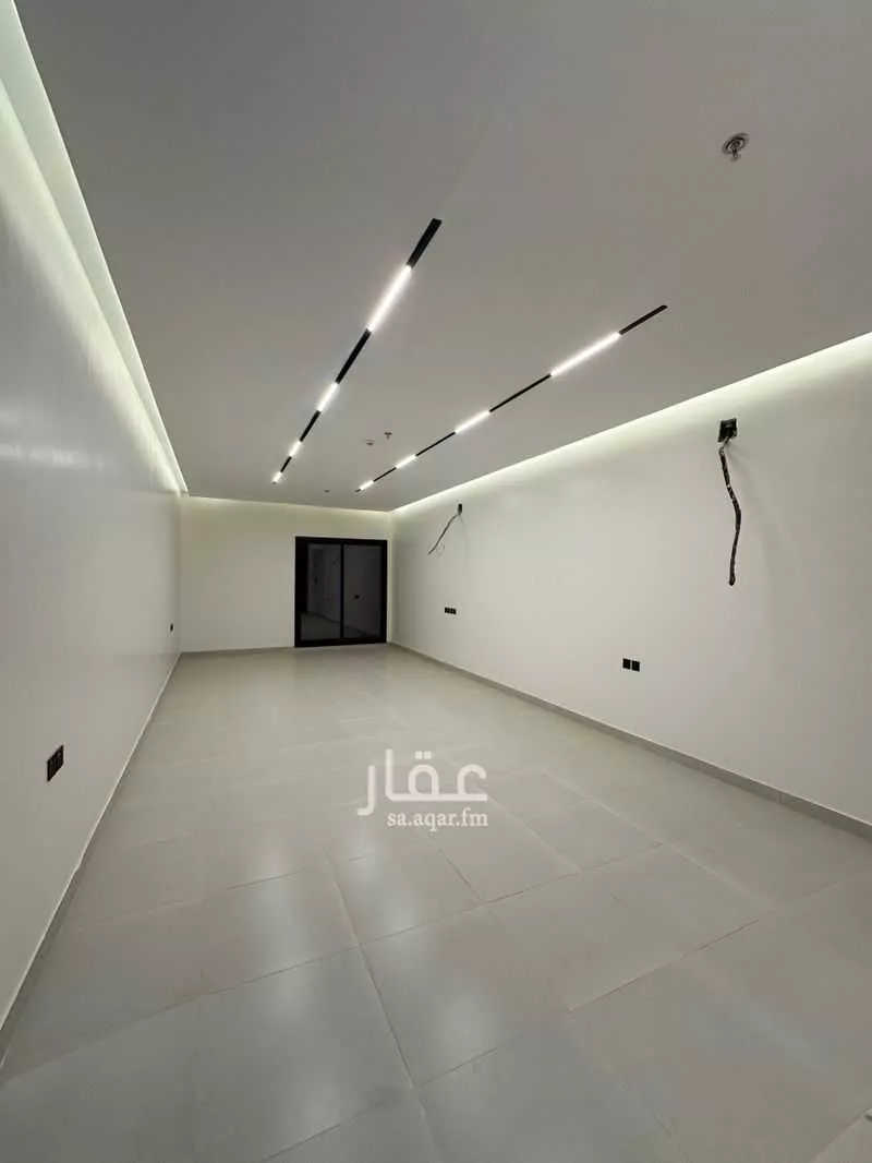 1050 sqm building in Al Aridh 11