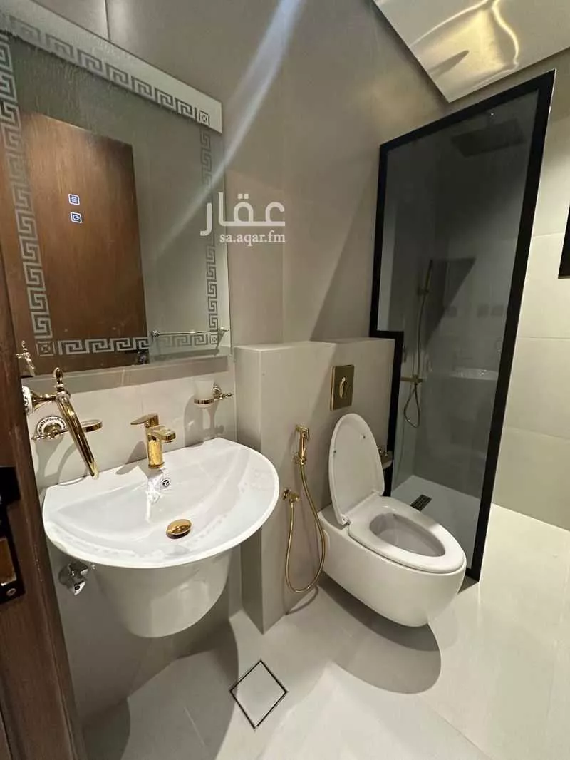 1050 sqm building in Al Aridh 15