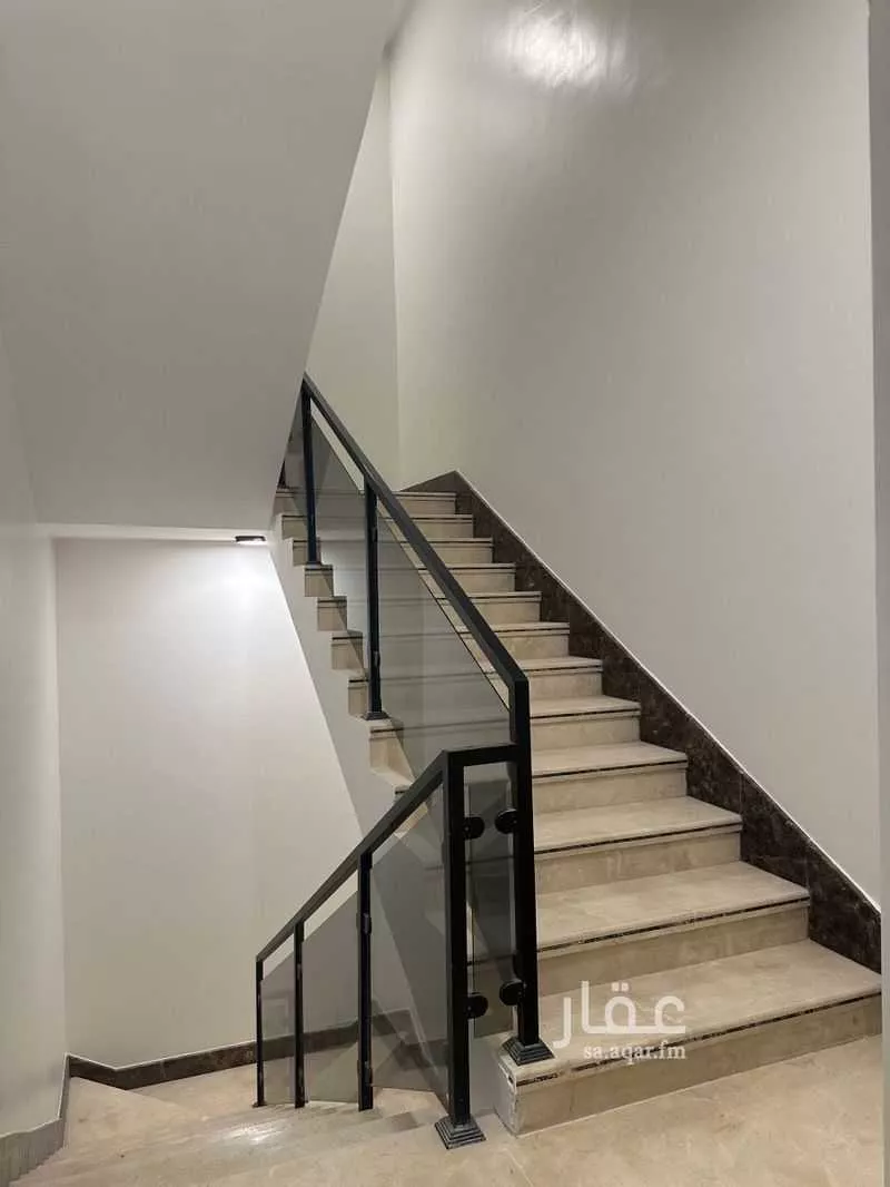1050 sqm building in Al Aridh 7