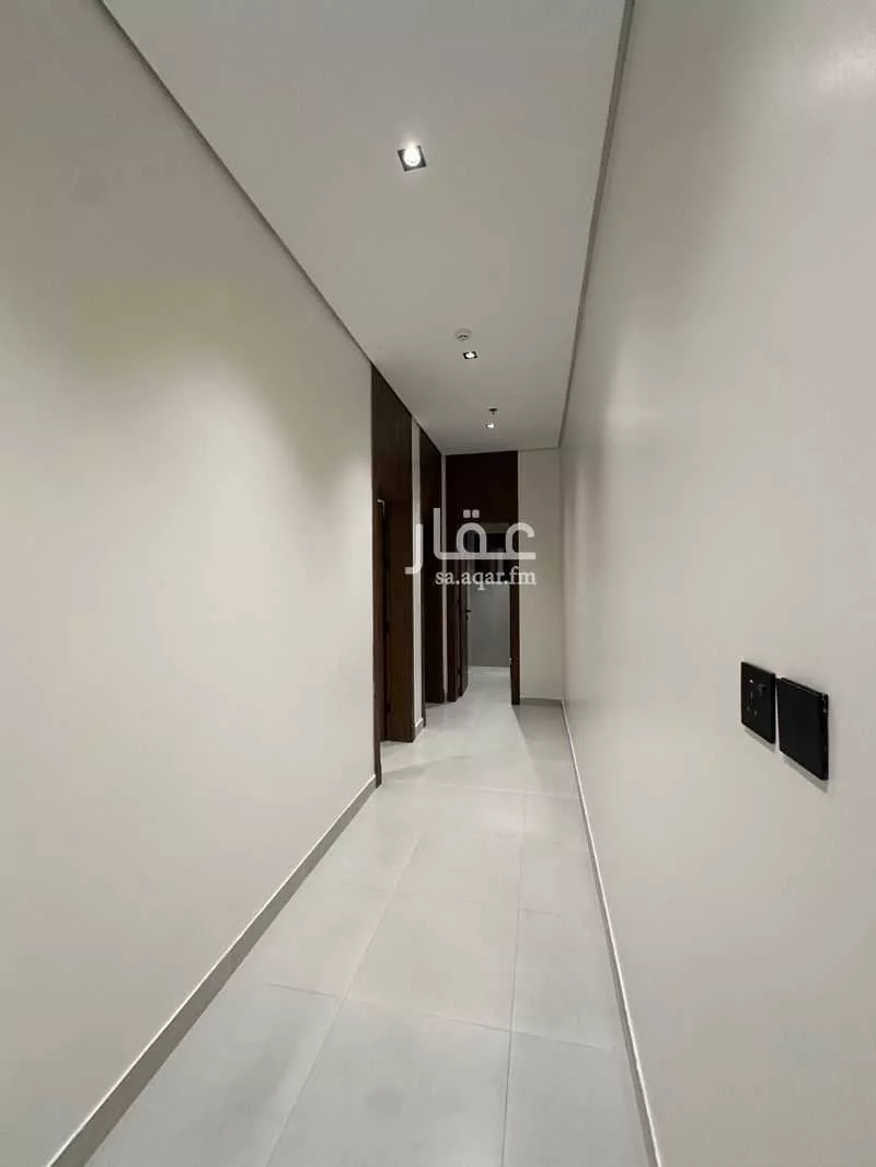 1050 sqm building in Al Aridh 8