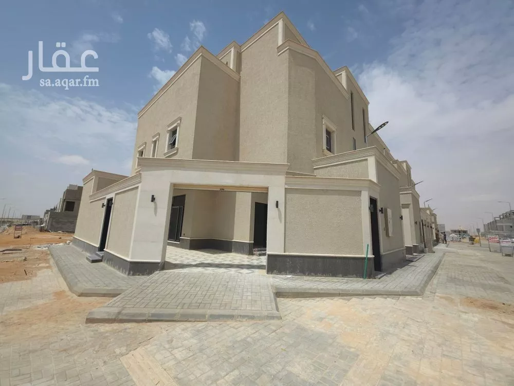 فيلا 4 غرف في الشرق 1