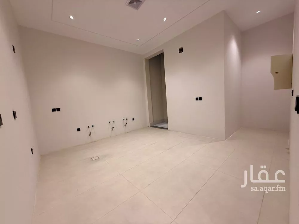 4 bedroom floor in Al Rimal 8