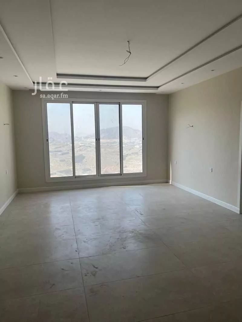 3 bedroom apartment in Al Ukayshiyyah, Makkah 4