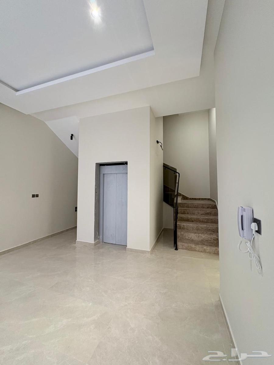 6 bedroom villa in Al Bayan 7