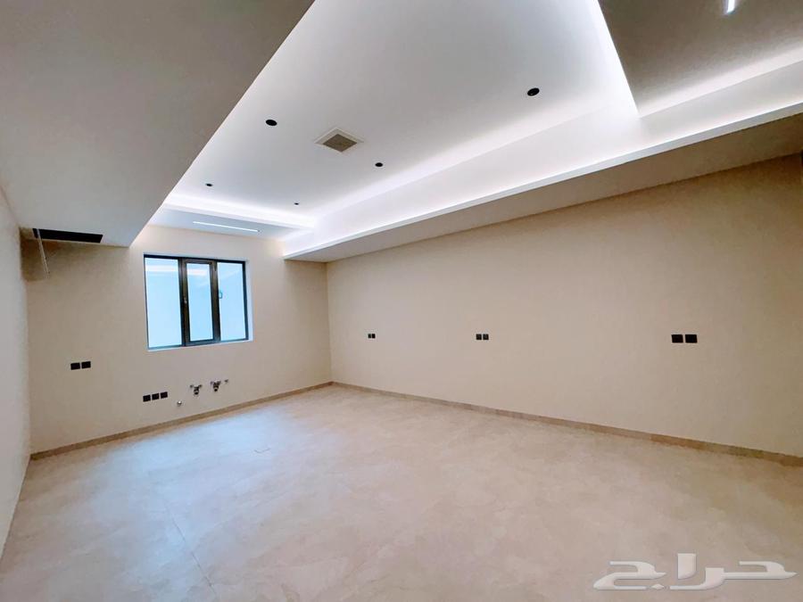 6 bedroom villa in Al Bayan 8