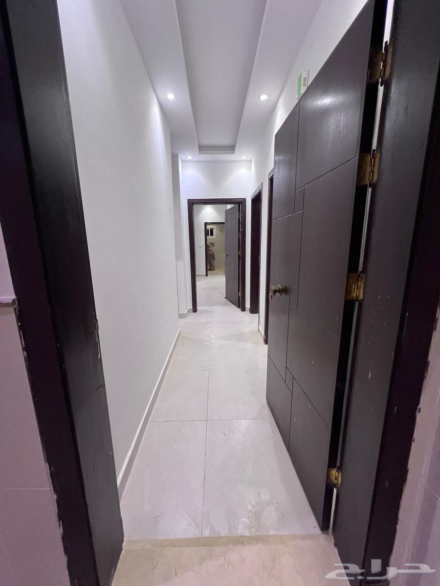 شقة 4 غرف في الواحة 5