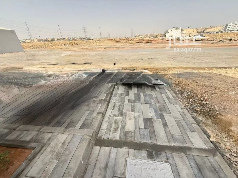 5 bedroom apartment in Dhahrat Laban 7