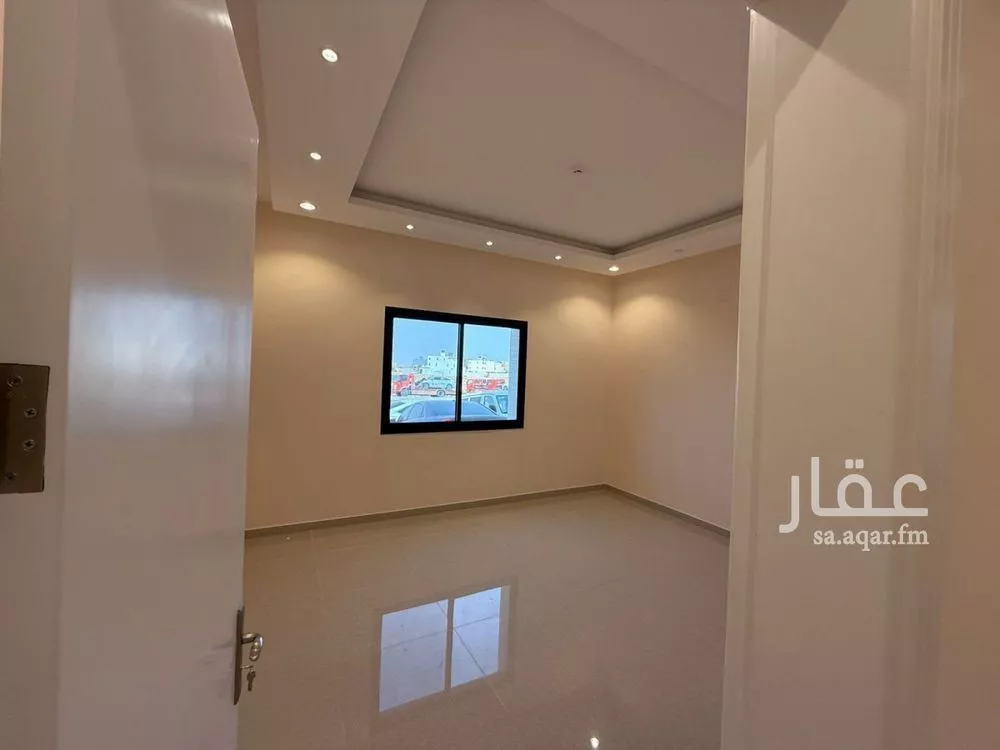 5 bedroom apartment in Dhahrat Laban 10