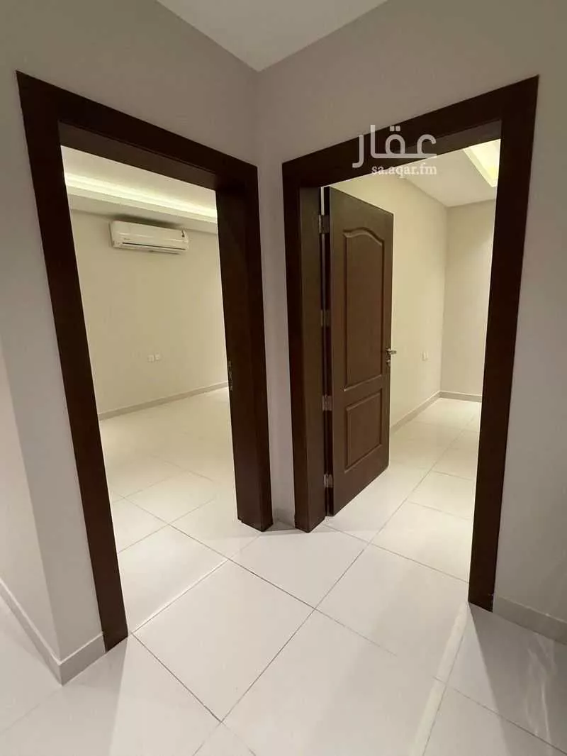 شقة 4 غرف في الملقا 8