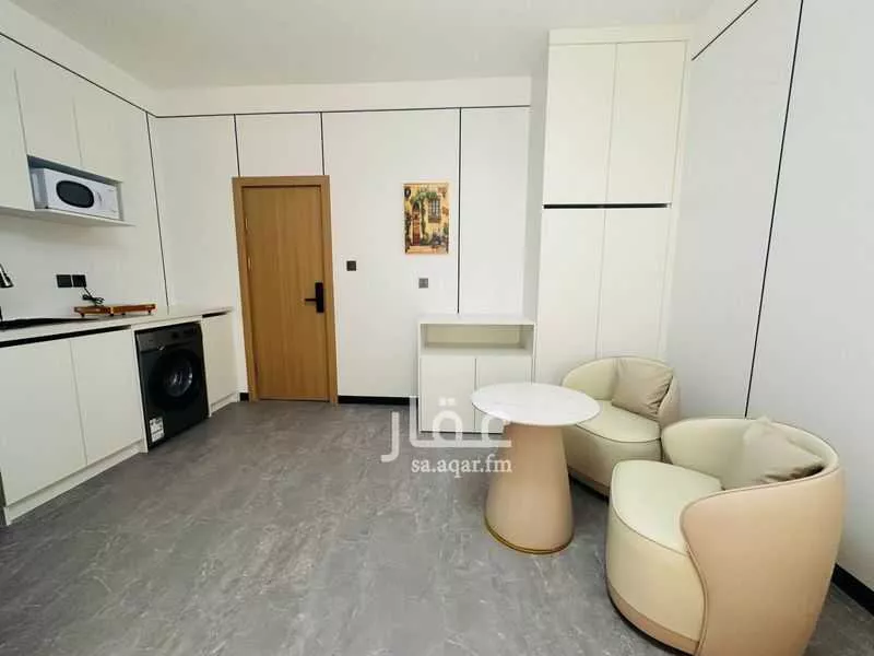 عمارة 900 م² في الملقا 10