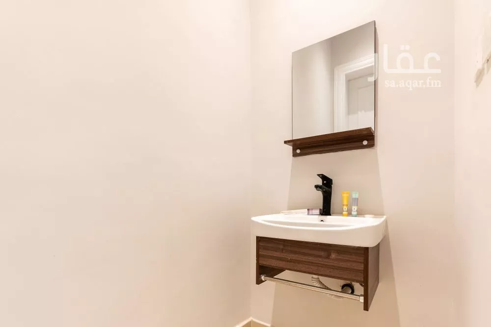 3 bedroom apartment in Al Malqa 15