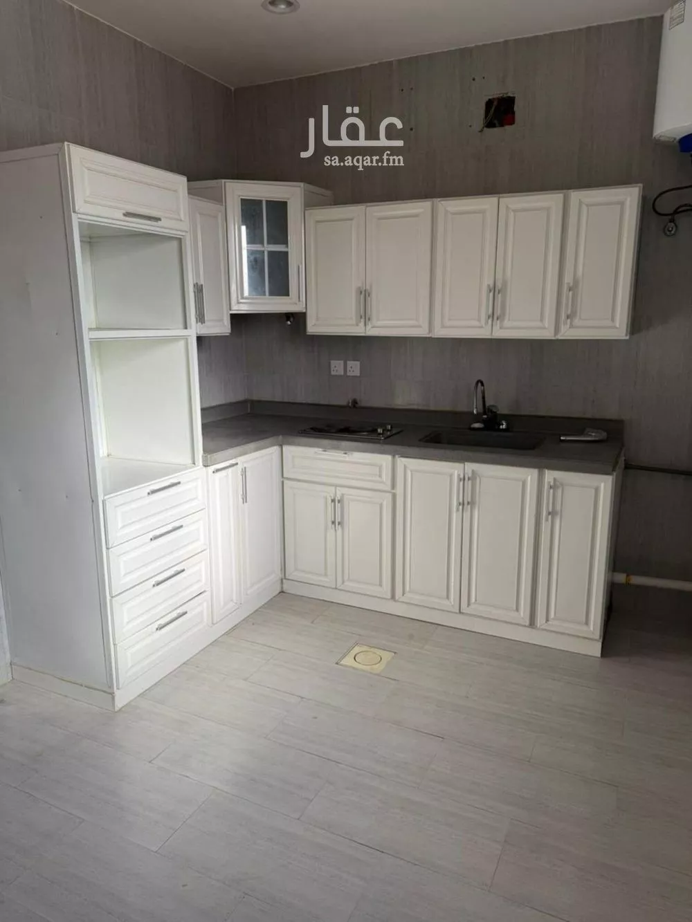4 bedroom floor in Al Rimal 6