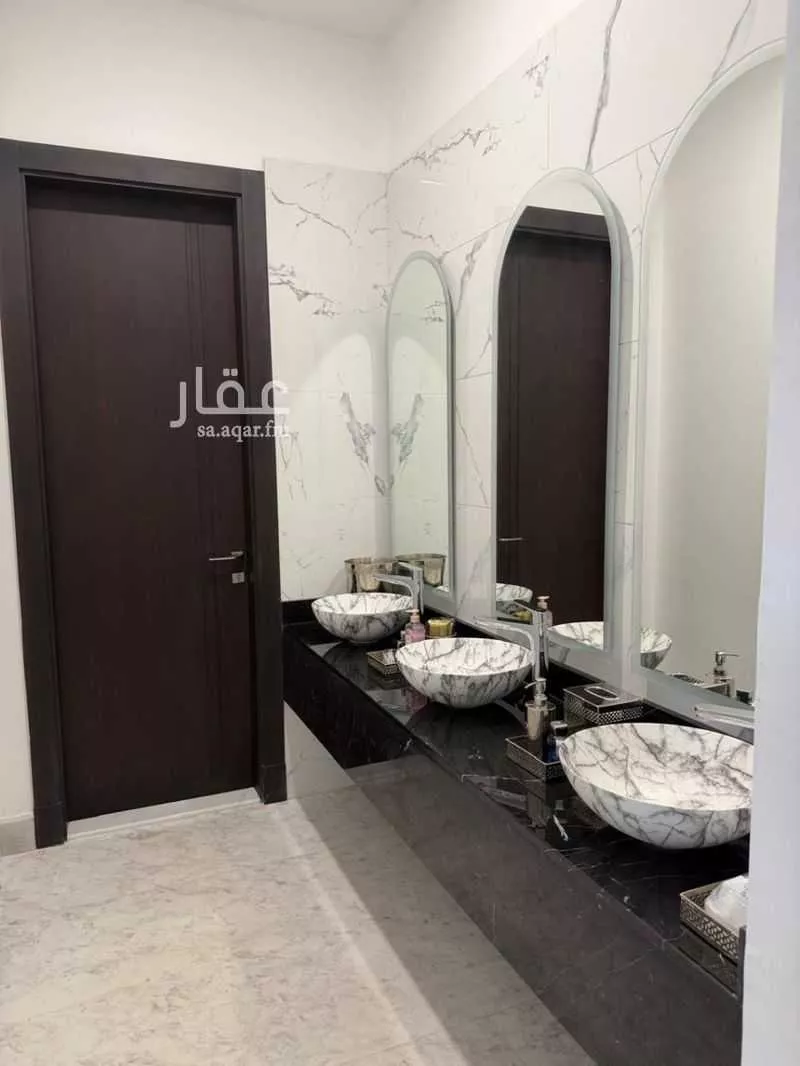 فيلا 14 غرف في الشراع 8