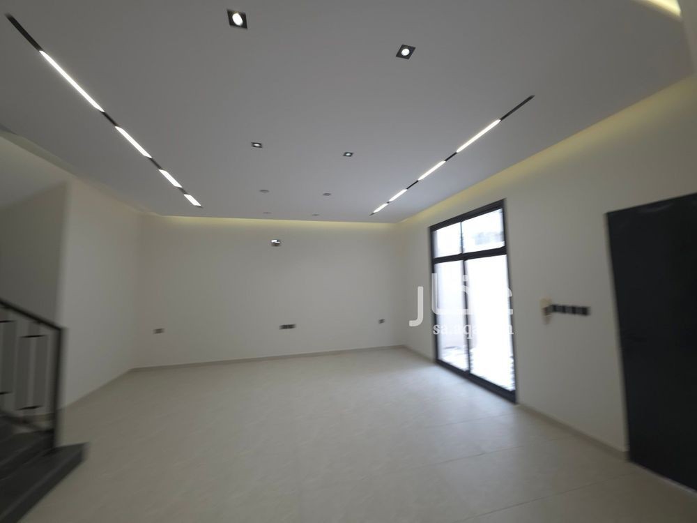 4 bedroom villa in Ash Sharq, Riyadh 5