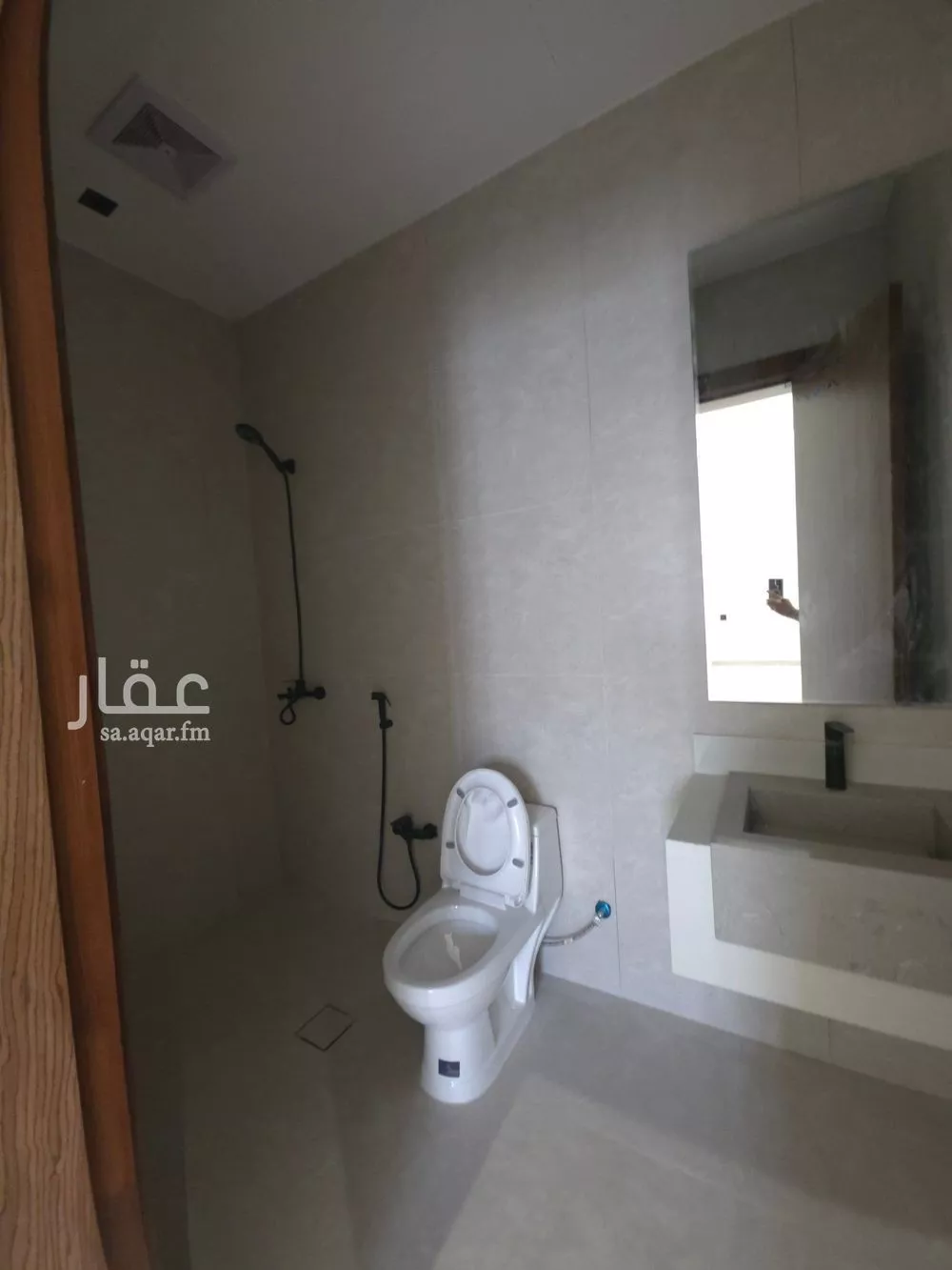 شقة 4 غرف في الشرق 9
