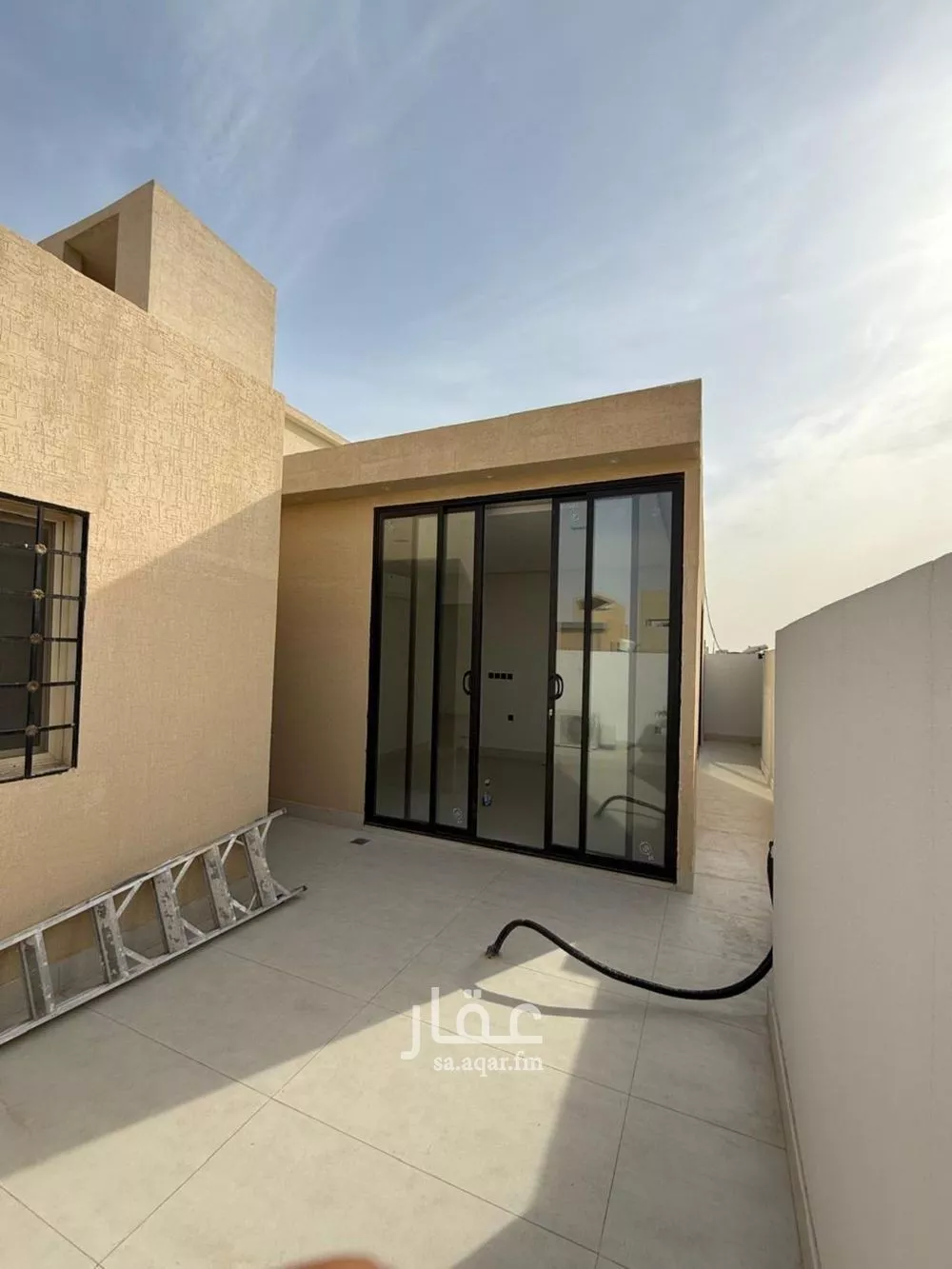 3 bedroom floor in Al Aridh 2
