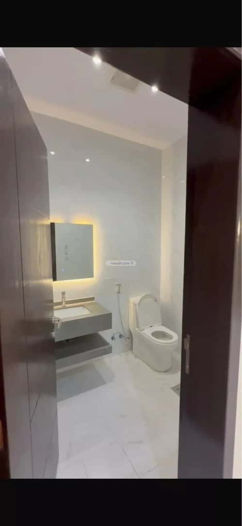 5 bedroom apartment in Muraykh 2