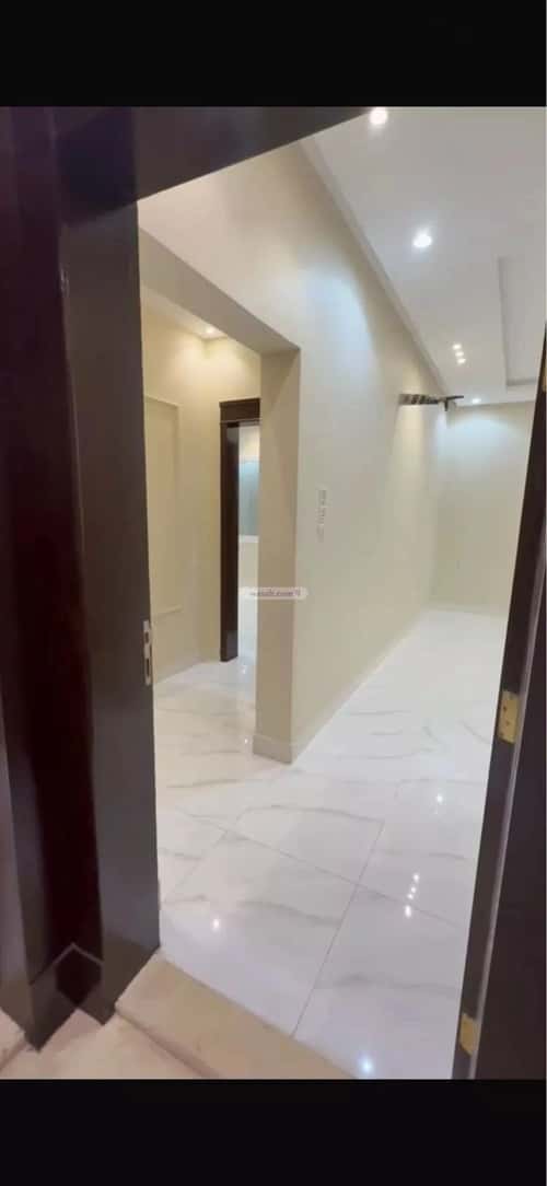 5 bedroom apartment in Muraykh 3