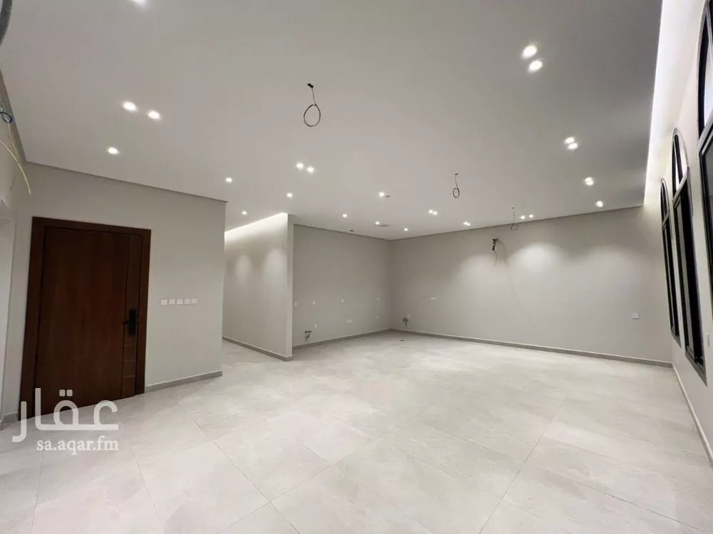 5 bedroom apartment in Al Rawdah 6