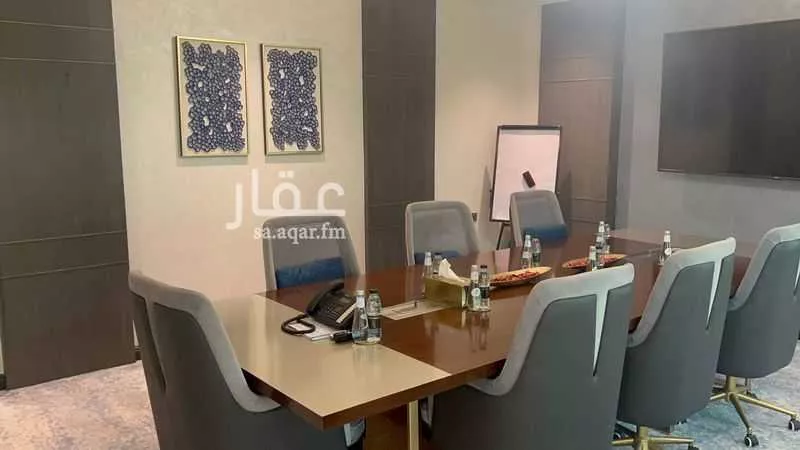 مكتب 325 م² في الغدير 8