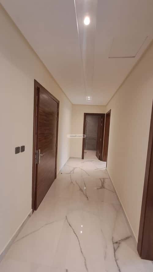 4 bedroom apartment in Al Shati 9